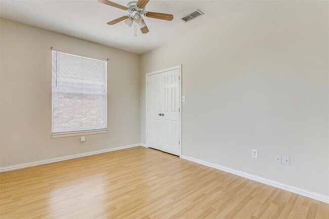 Building Photo - 3224 S University Dr