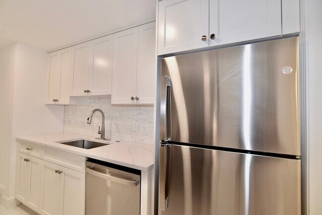 Foto del edificio - 72 Longwood Ave