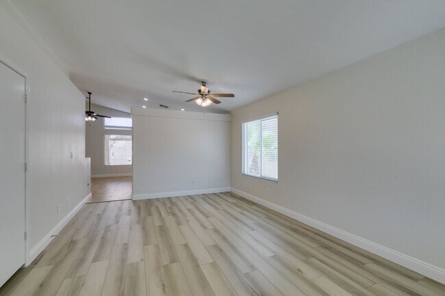 Building Photo - GATED, MOVE IN READY, SINGLE STORY, 3 BEDROOM HOME, FRESHLY RENOVATED