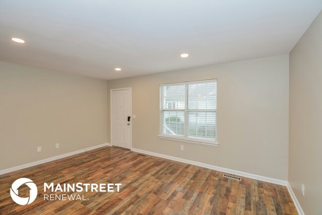 Building Photo - 304 Errol Ln