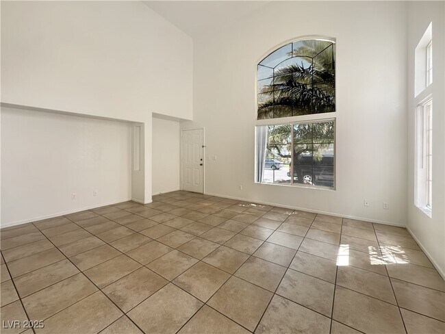 Foto del edificio - 8700 Raindrop Canyon Ave