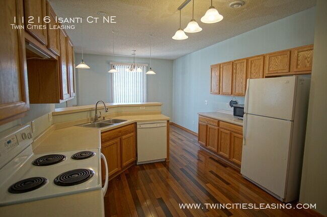 Building Photo - 11216 Isanti Ct NE