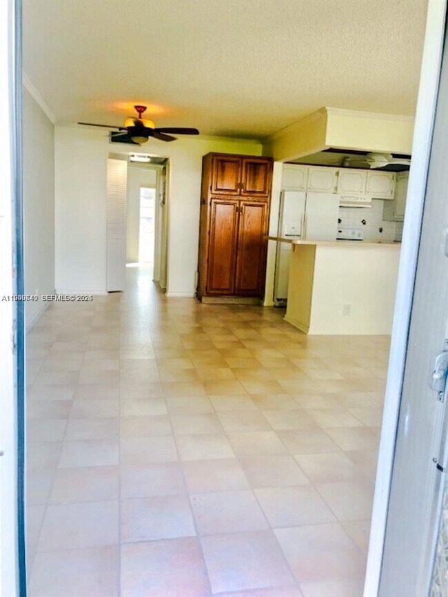 Building Photo - 316 Camden M