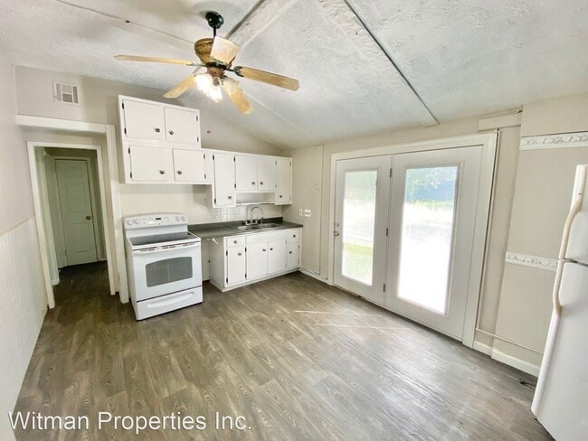 Building Photo - 3 br, 1 bath House - 91 Corcoran Blvd