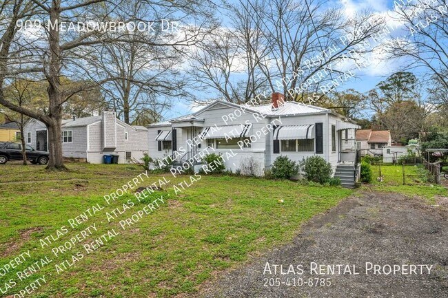 Building Photo - 909 Meadowbrook Dr