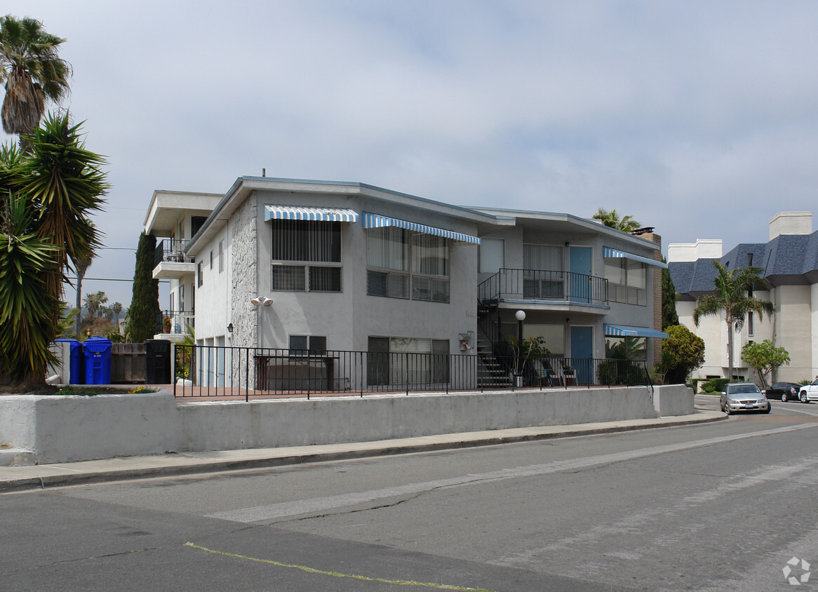 Building Photo - 3980 Crown Point Dr