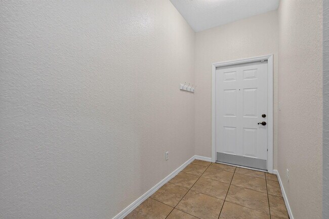 Foto del edificio - 158 W Thatch Palm Cir