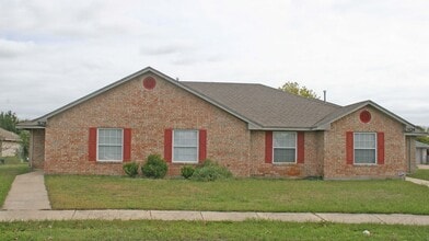 Building Photo - 3128 Cedar Hill St