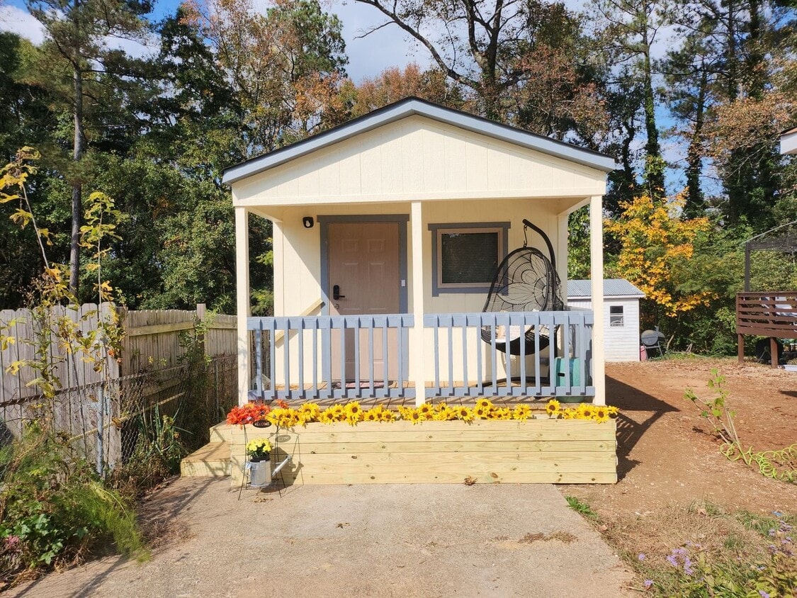 Foto principal - 5714 South Gordon Rd SW