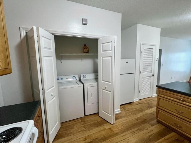 Foto del edificio - 407 W Mary