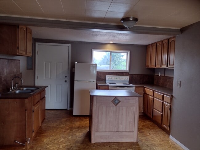 Building Photo - 1008 Stockwell St
