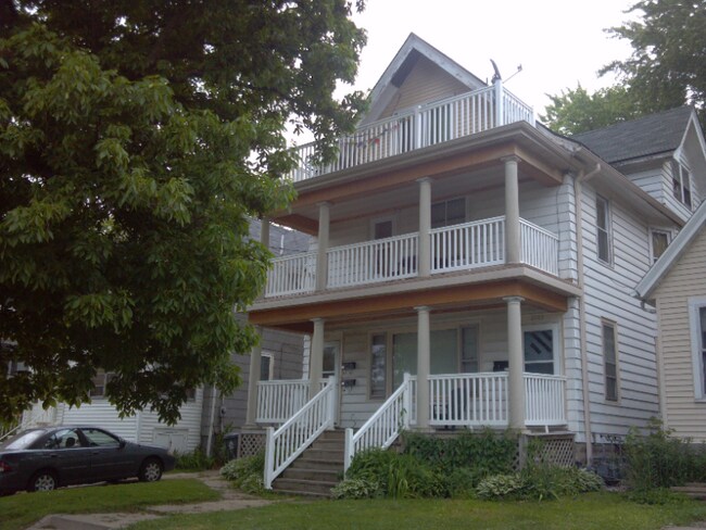 Building Photo - 2087 Winnebago St