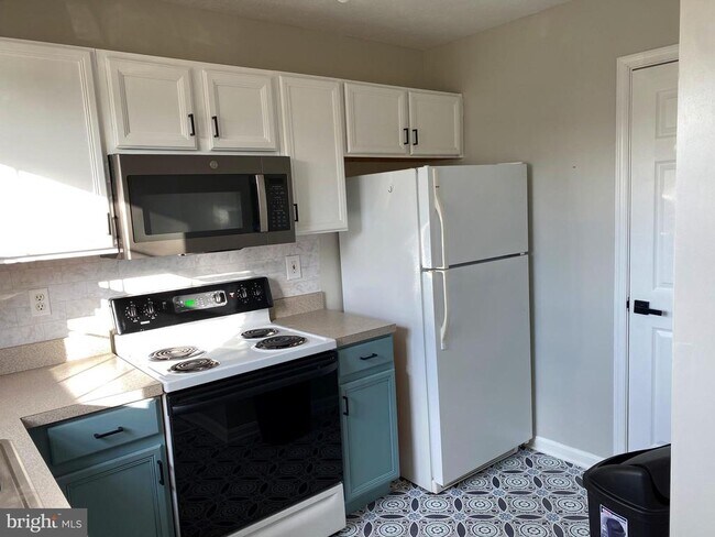 Foto del edificio - 142 Surrey Club Ln