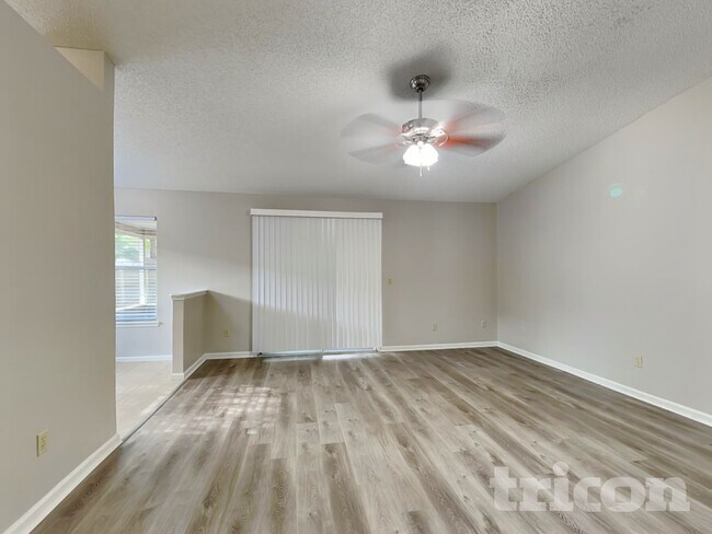 Foto del edificio - 8158 Pilgrims Trace Dr