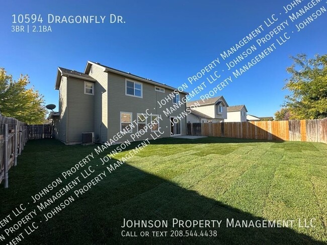 Building Photo - Recently updated in the Highly Desirable S...