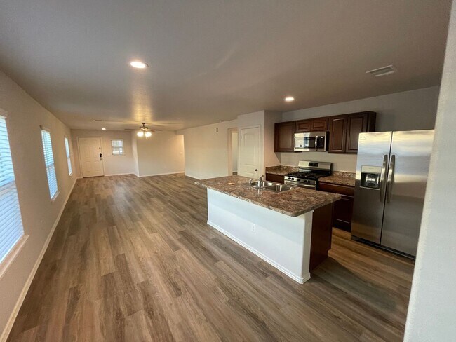 Building Photo - *$99 Rent + Amazon gift card* Three Bedroom | Two Bathroom Home in Magnolia