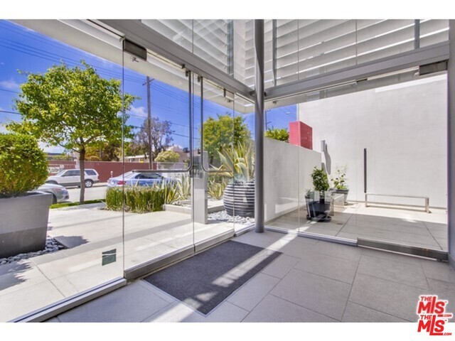 Foto del edificio - 1700 Sawtelle Blvd