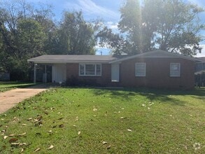 Building Photo - 2811 Prince Cir