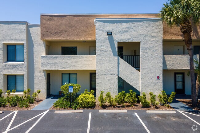 200 International Dr. Cabo Cañaveral, FL 32920 - Canaveral Bay Condominiums