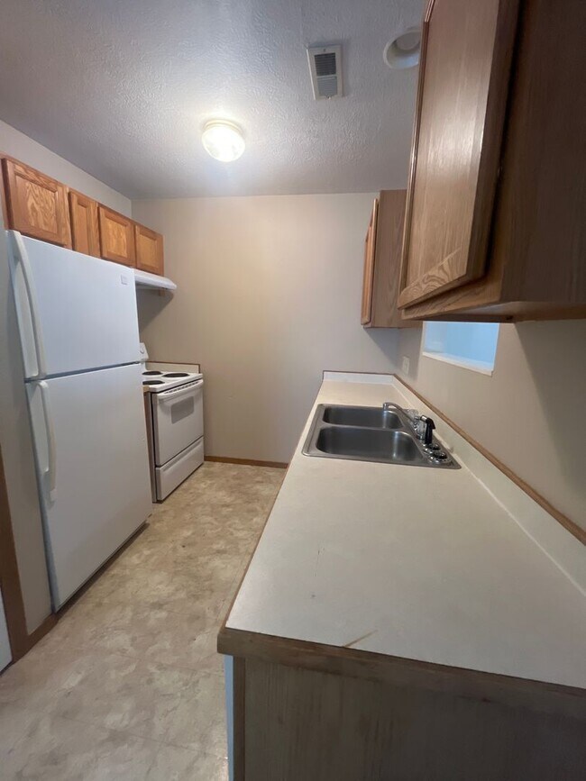 Foto del edificio - Check this out!!! Great duplex ready for y...