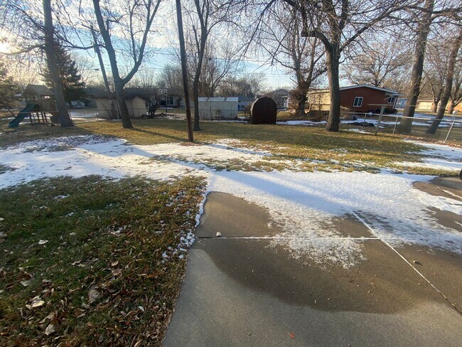 Building Photo - 3 bed, 1.5 Bath Single-Family Home in West Fargo!