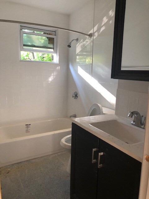 Building Photo - 12 Logan St