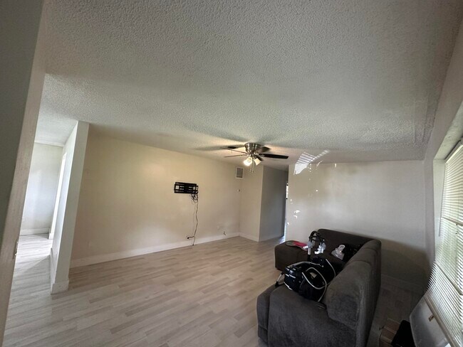 Foto del edificio - 2730 NE 29th Ave