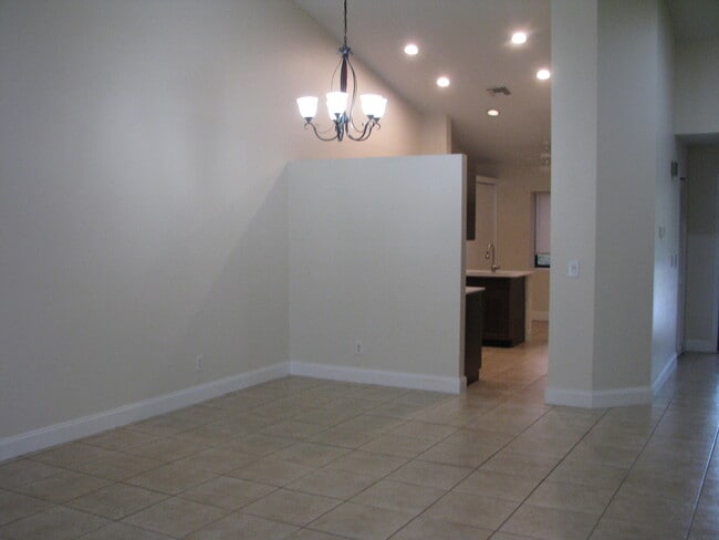 Building Photo - 1101 Duncan Cir
