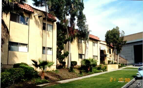 Primary Photo - Casa Del Cerro Apartments