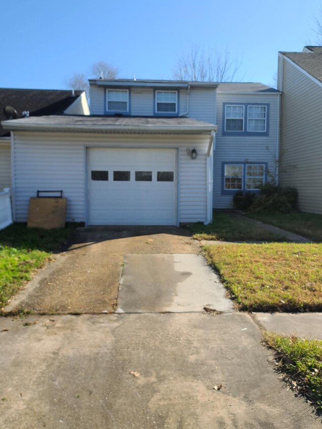 House Front View - 1162 Old Clubhouse Rd