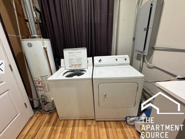 Photo - 1037 W Polk St Apartment