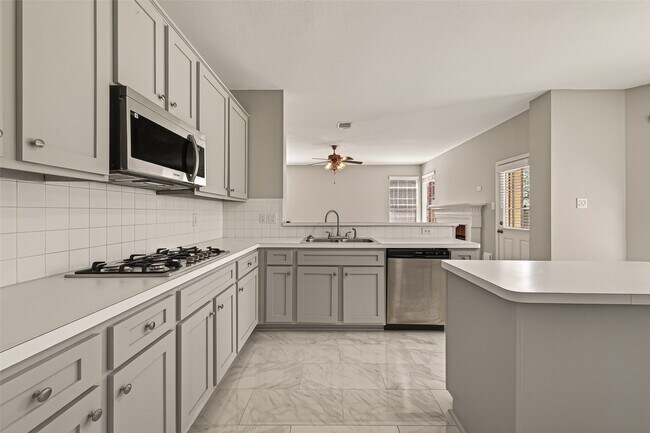 Foto del edificio - 7411 Pacific Ridge Ct