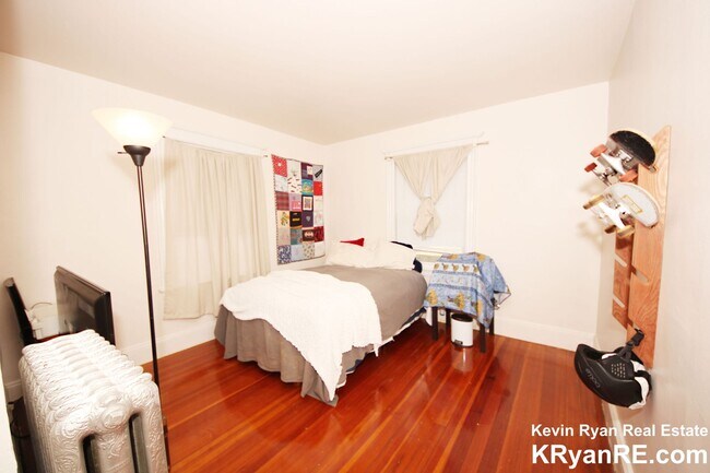 Foto del edificio - 28 Justin Rd