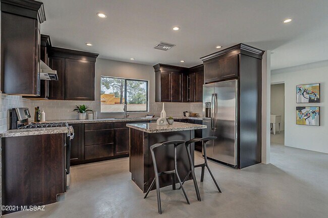 Foto del edificio - 2225 E Fort Lowell Rd