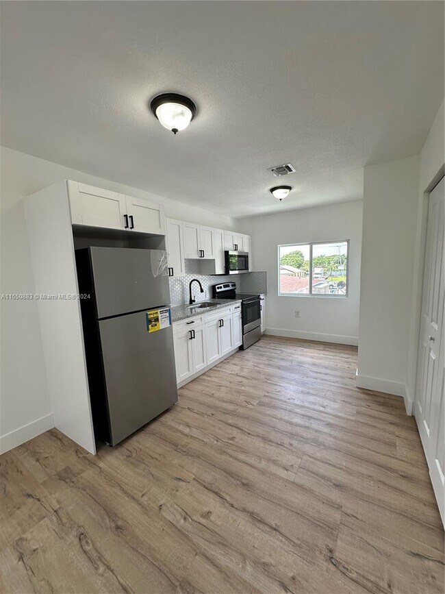 Foto del edificio - 3123 NW 22nd Ct