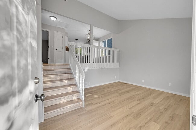 Building Photo - $2,495.00, 3 Bed, 2 bath located in Brighton.