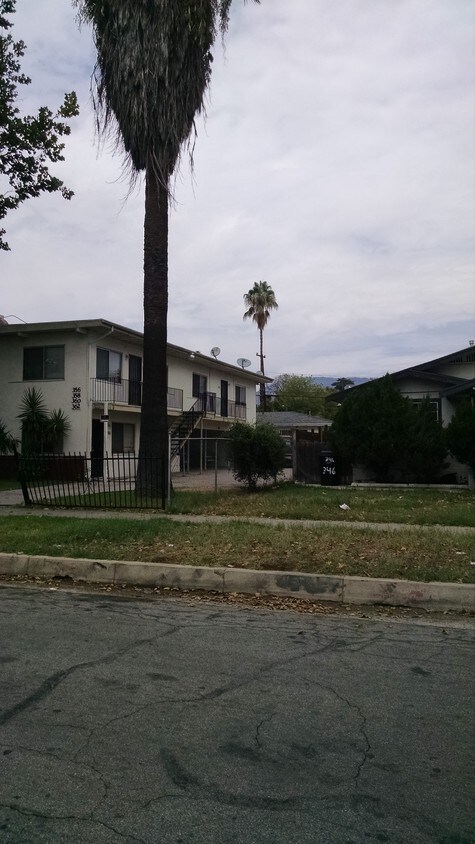 Front View - 356 W 23rd St