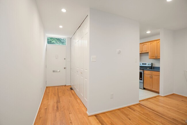 Building Photo - 11520 Hickory Cluster