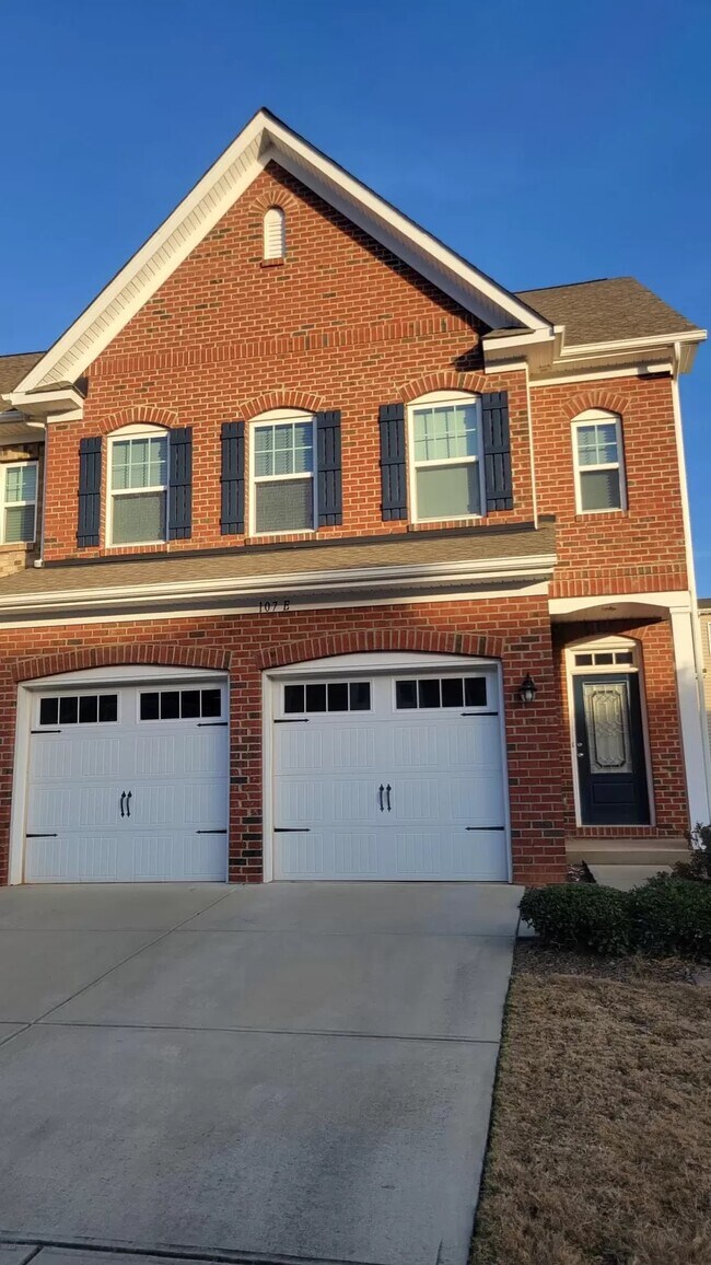 Building Photo - 107 Dellbrook St