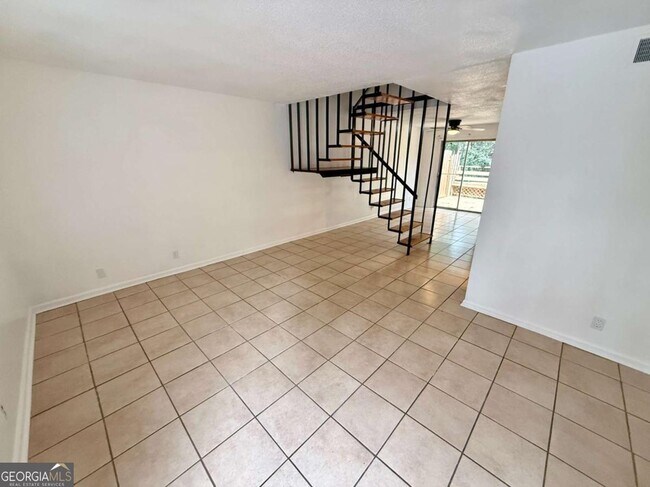 Foto del edificio - 3815 Parklane Dr