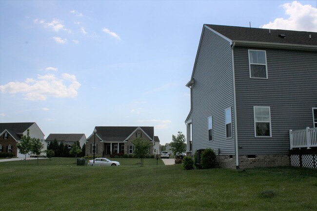 Foto del edificio - Large 4 bedroom home