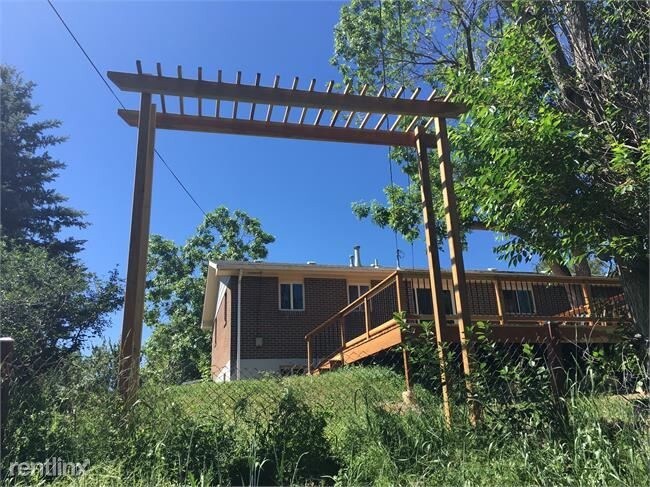 Building Photo - 4545 Whitney Pl