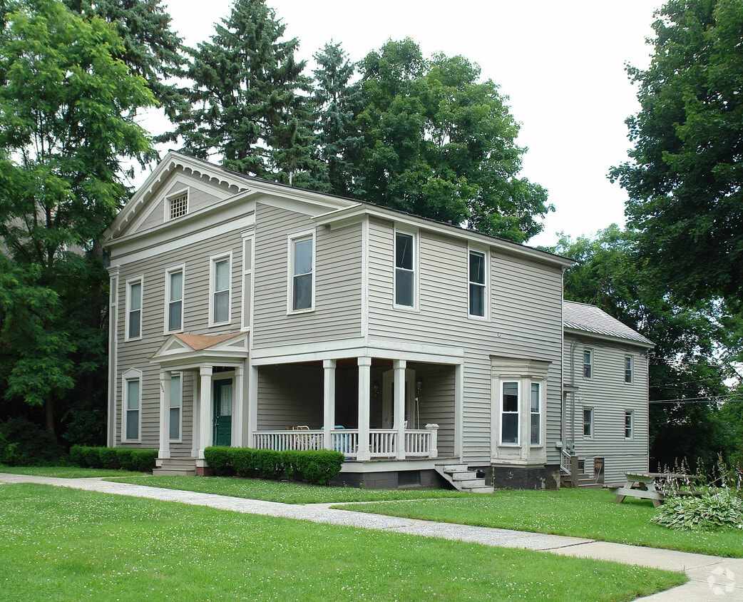 Primary Photo - 604 N Broadway