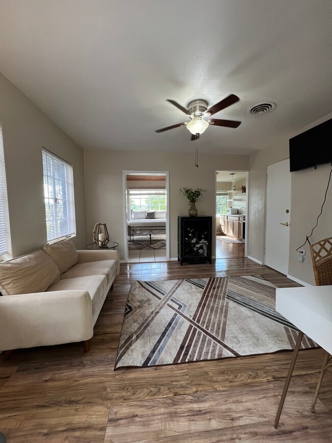 Building Photo - 8330 Honolulu Dr