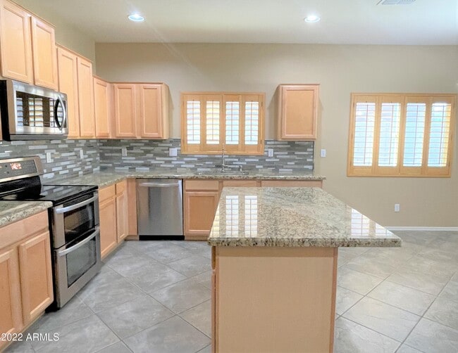 Building Photo - 17483 W Desert Sage Dr