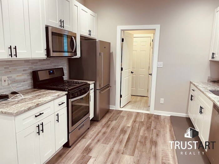Foto principal - 3 bedroom house near Olney