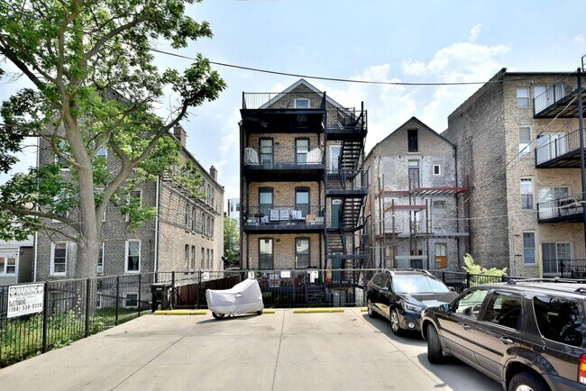 Tandem Parking / Included - 1638 W 21st St