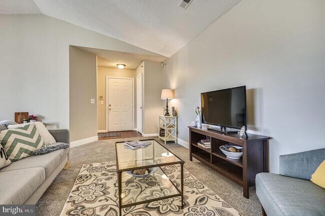Foto del edificio - 45 Ashlar Hill Ct