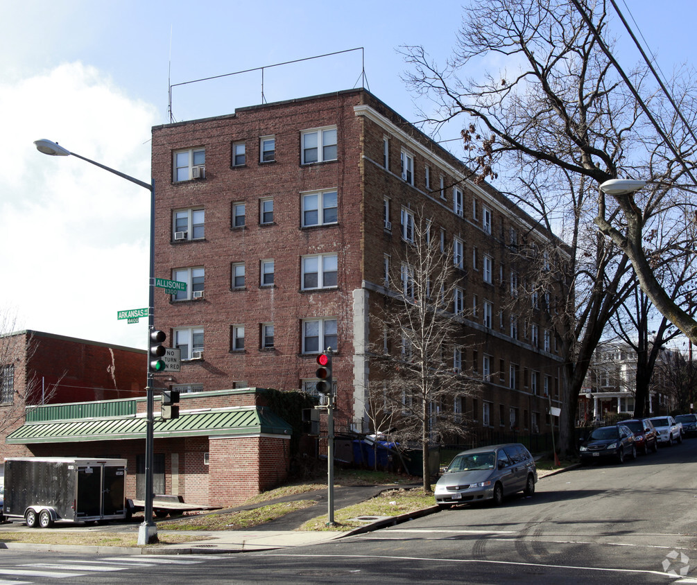 Building Photo - 4225 14th St NW