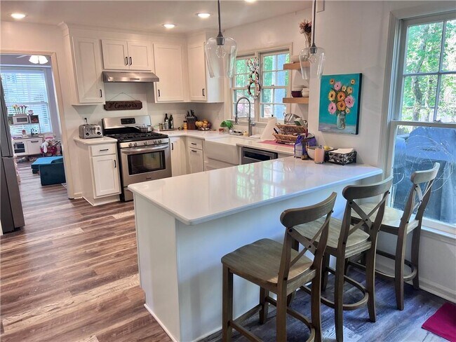 Foto del edificio - 3003 Maple Ln